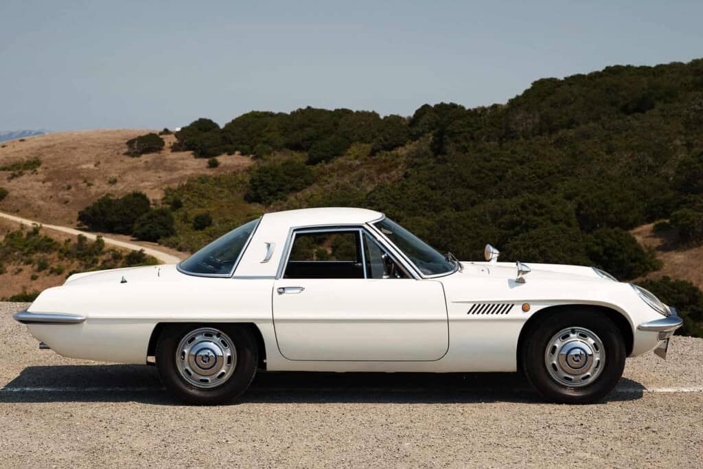 Cosmo Sport / 110S - Mazda's first go at a rotary-engine car